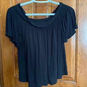 Off the shoulder Black flowey tee